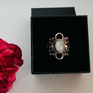 Vintage Antique Style Genuine Silver Ring with Stone - Size 7.5